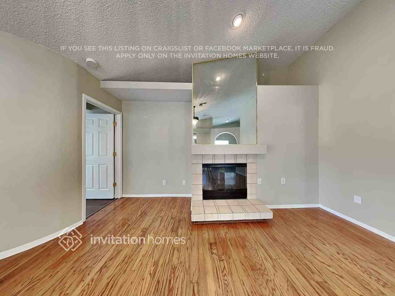 11307 Plumtree Ct - Photo 5 of 24