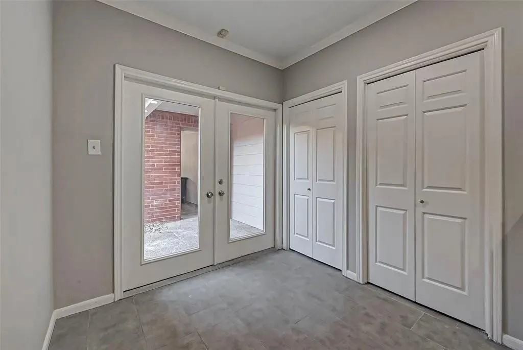 2604 Bering Dr #2604-2604 - Photo 6 of 15