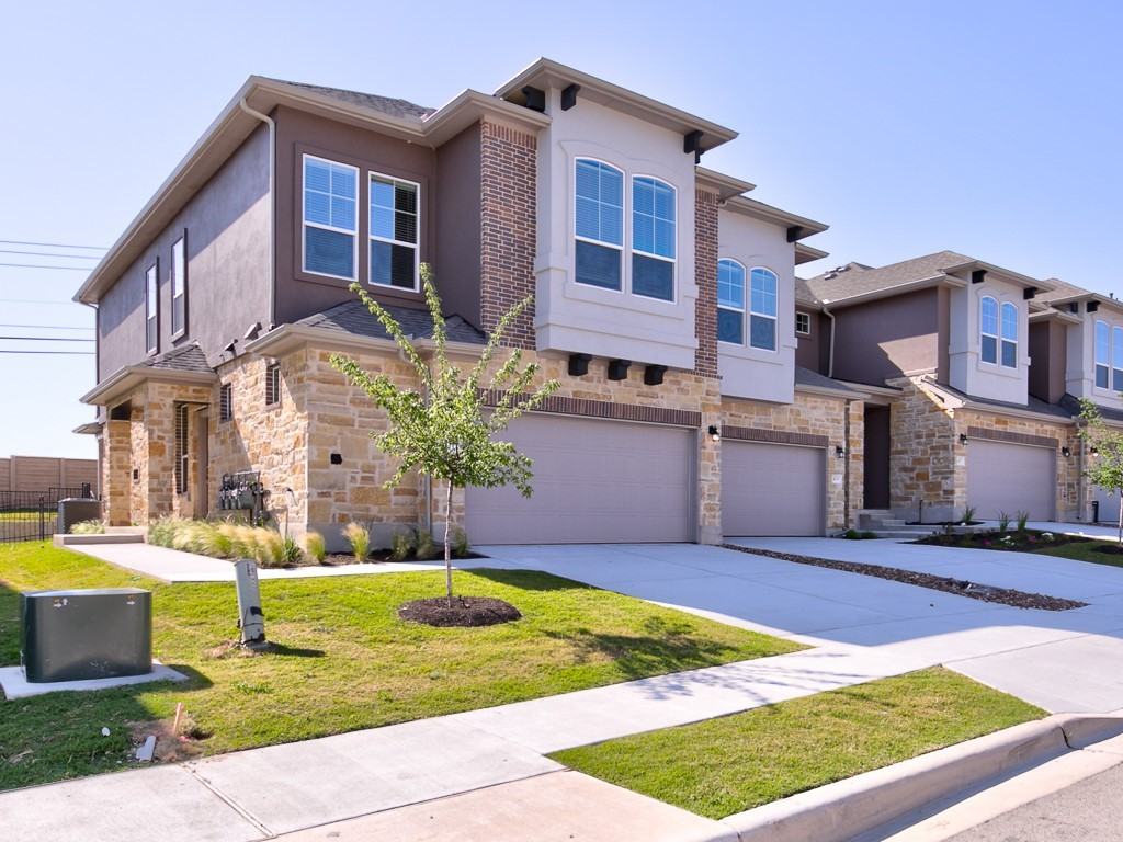 421 Epiphany Ln #421 - Photo 3 of 28