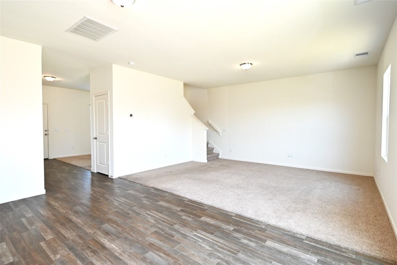 1013 Banyon Tree Ln #1013 - Photo 7 of 25