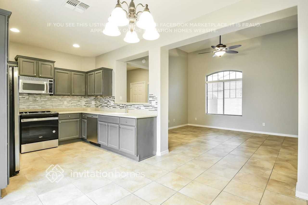 26412 N 53rd Gln - Photo 4 of 15