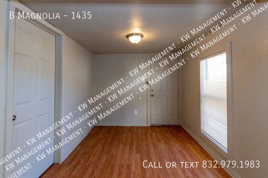 Magnolia St #1435 - Photo 4 of 19