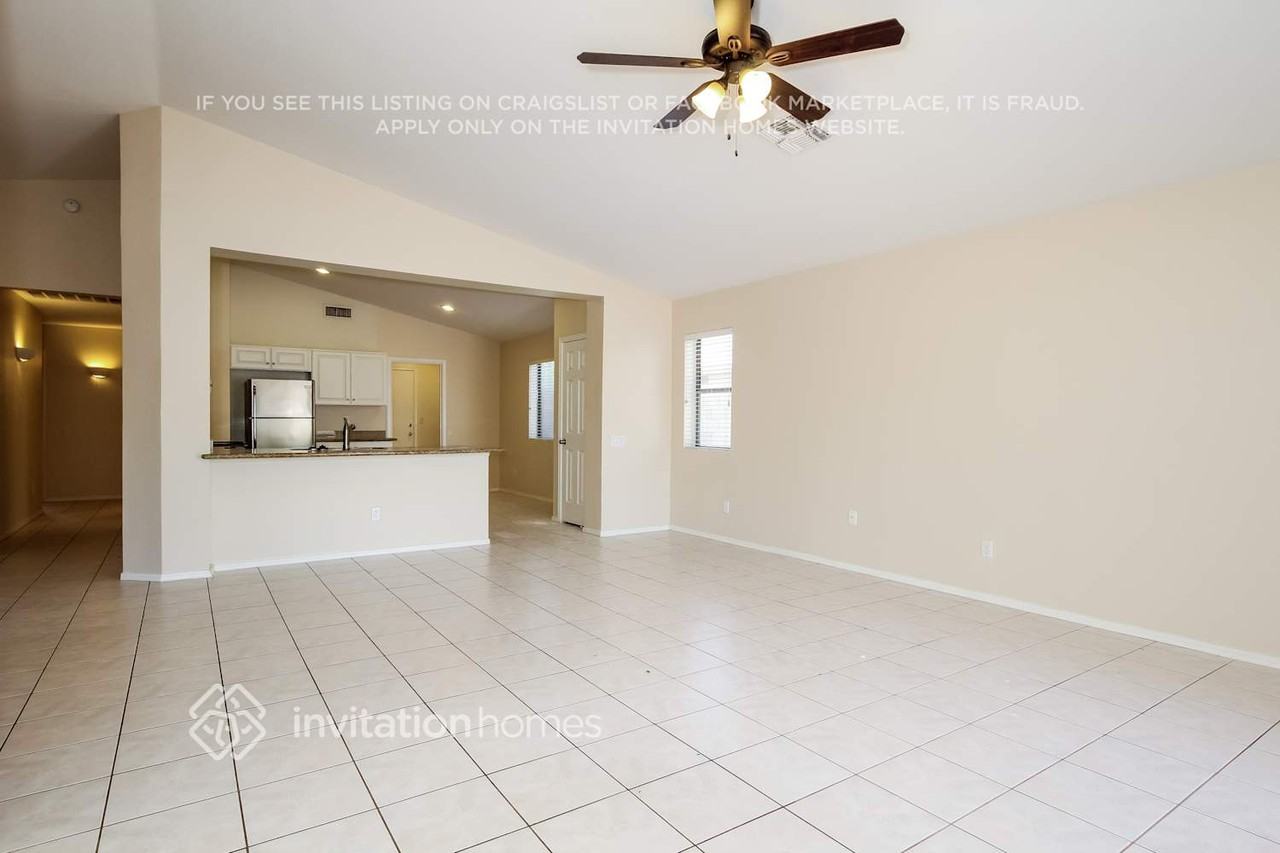 3420 E Marco Polo Rd - Photo 4 of 20