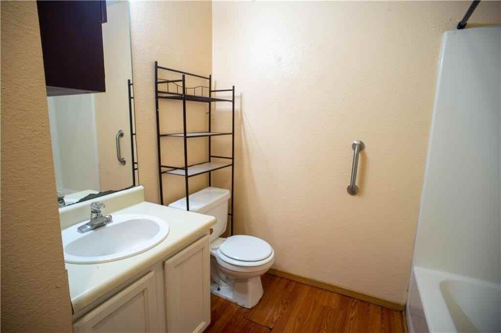 420 Park St #102 - Photo 5 of 7