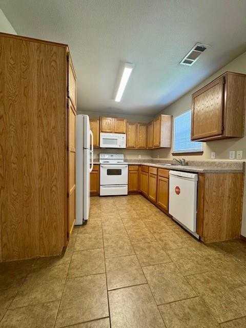 4202 Sw Chapelstone Ave #3 - Photo 6 of 17