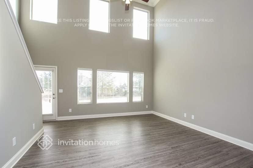 5322 Roberta Crossing Dr - Photo 2 of 18