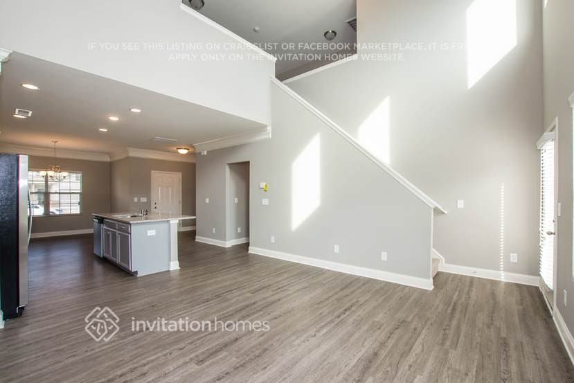 5322 Roberta Crossing Dr - Photo 3 of 18