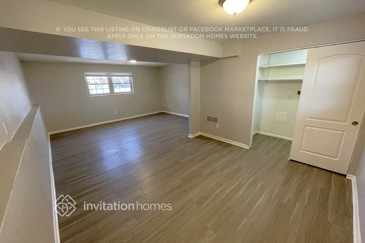 836 Memphis St - Photo 2 of 18