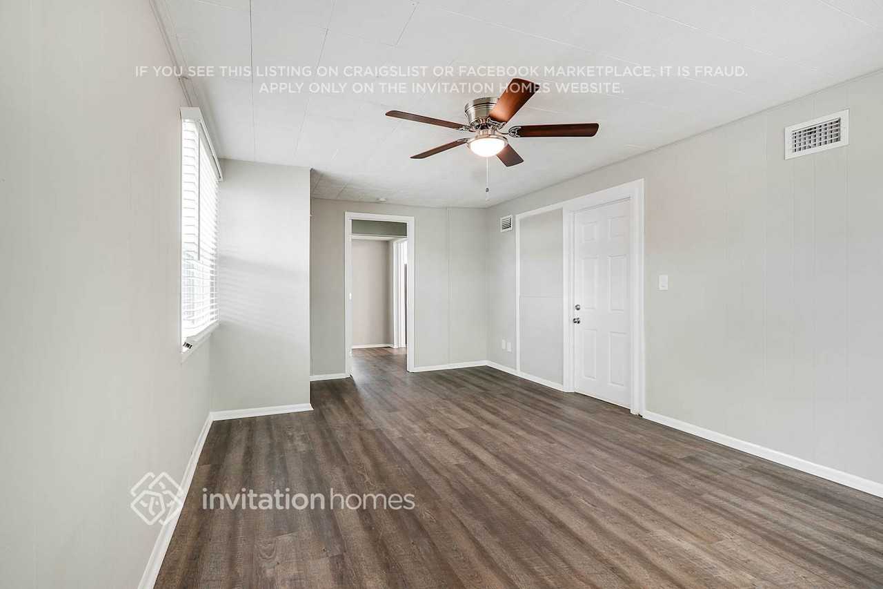 11659 106th St - Photo 4 of 19