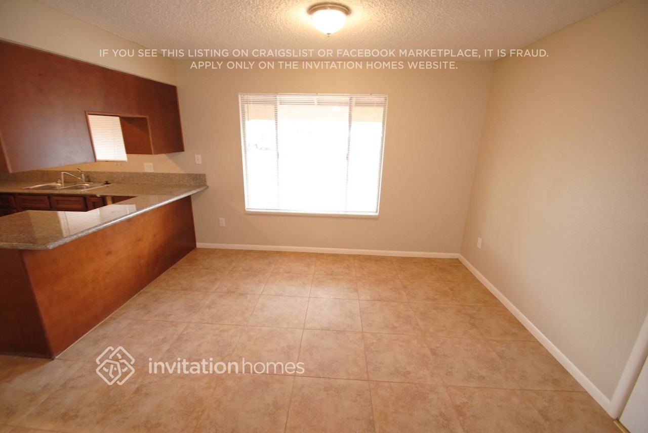 514 E Westchester Dr - Photo 3 of 14