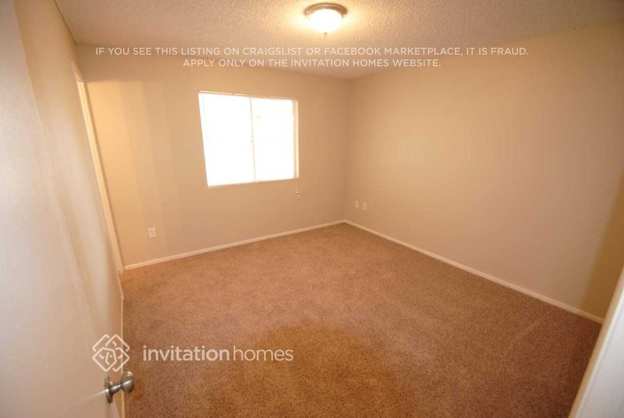 514 E Westchester Dr - Photo 7 of 14