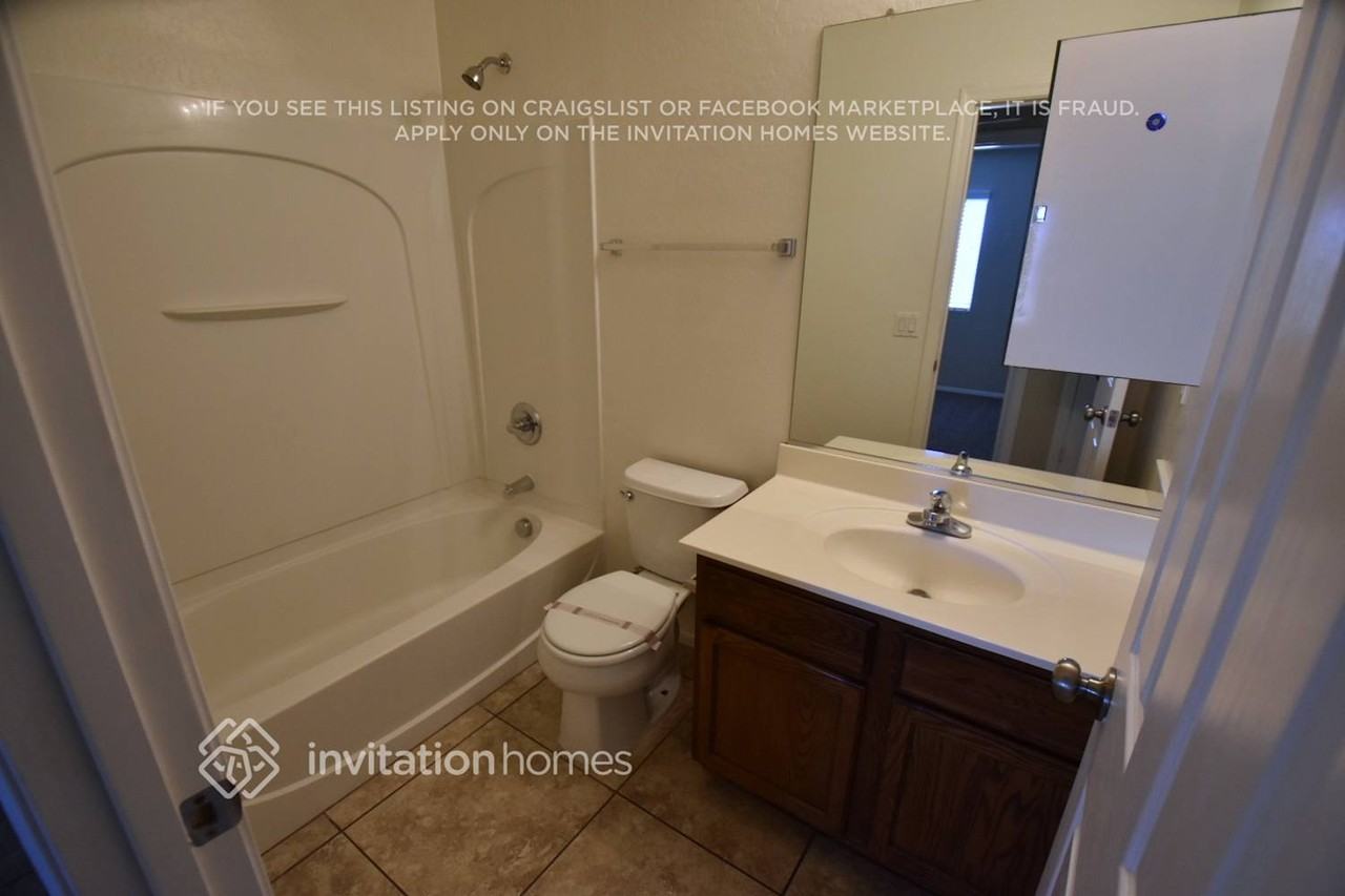 9903 W Trumbull Rd - Photo 3 of 7