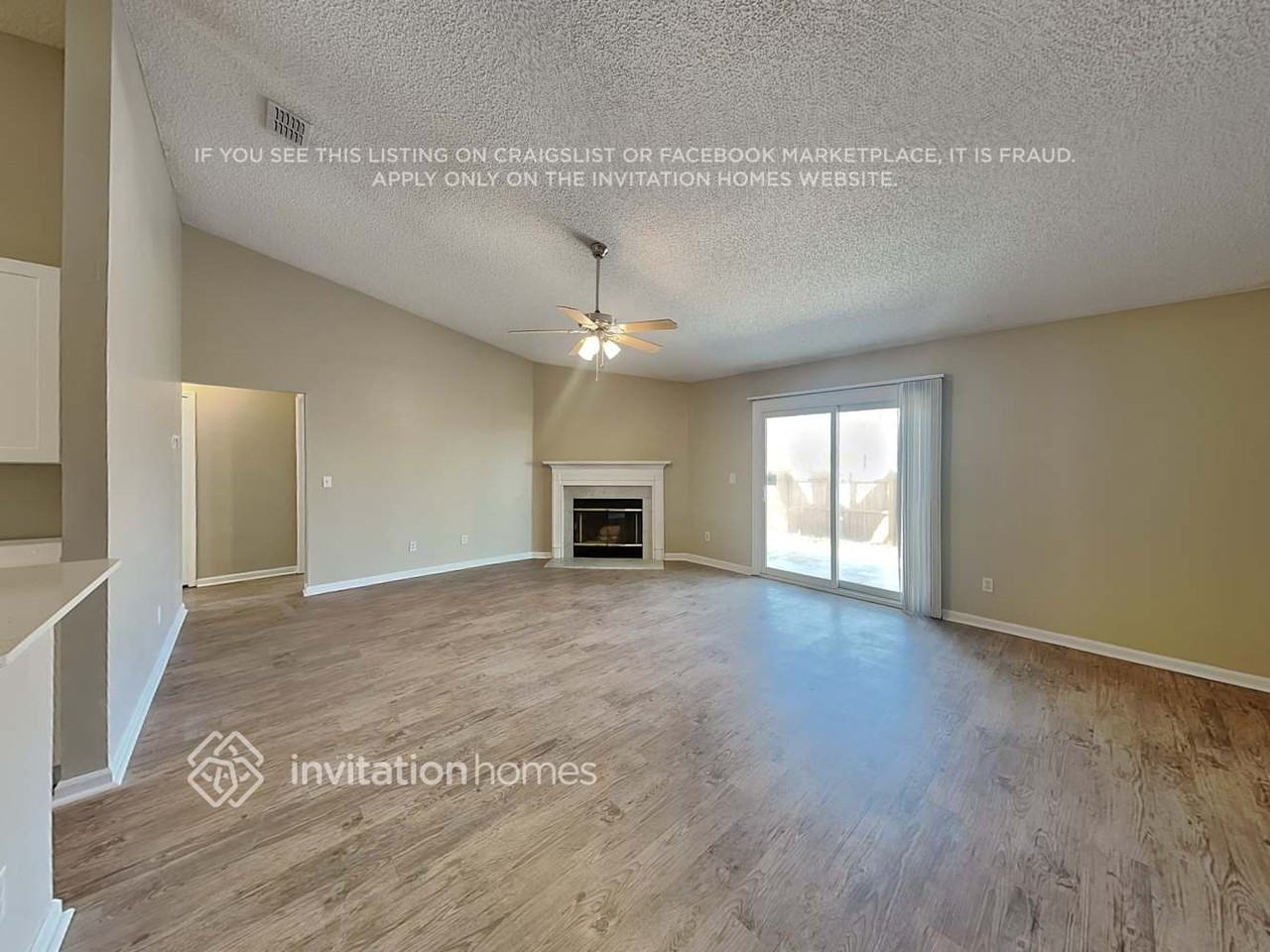 11274 Finchley Ln - Photo 3 of 18