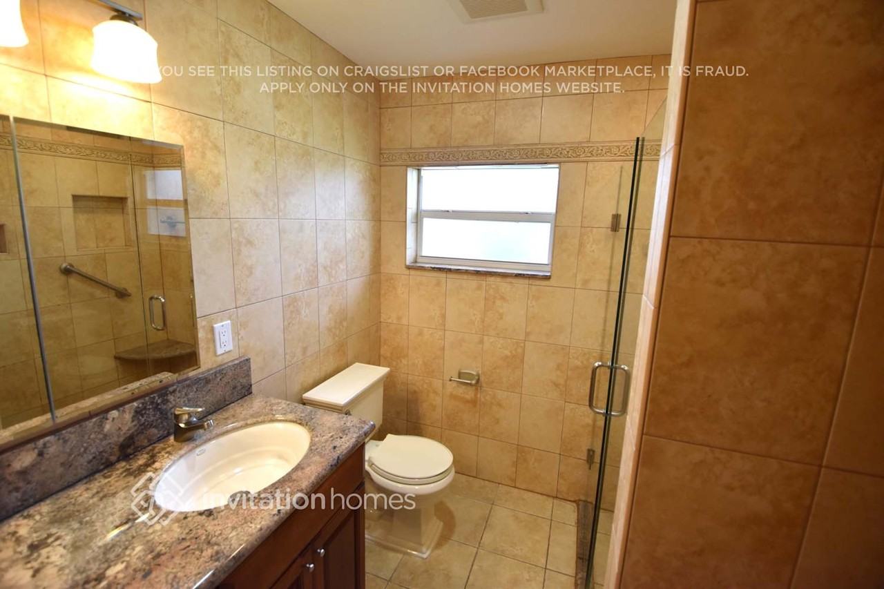 4030 Nw 103rd Dr - Photo 7 of 10