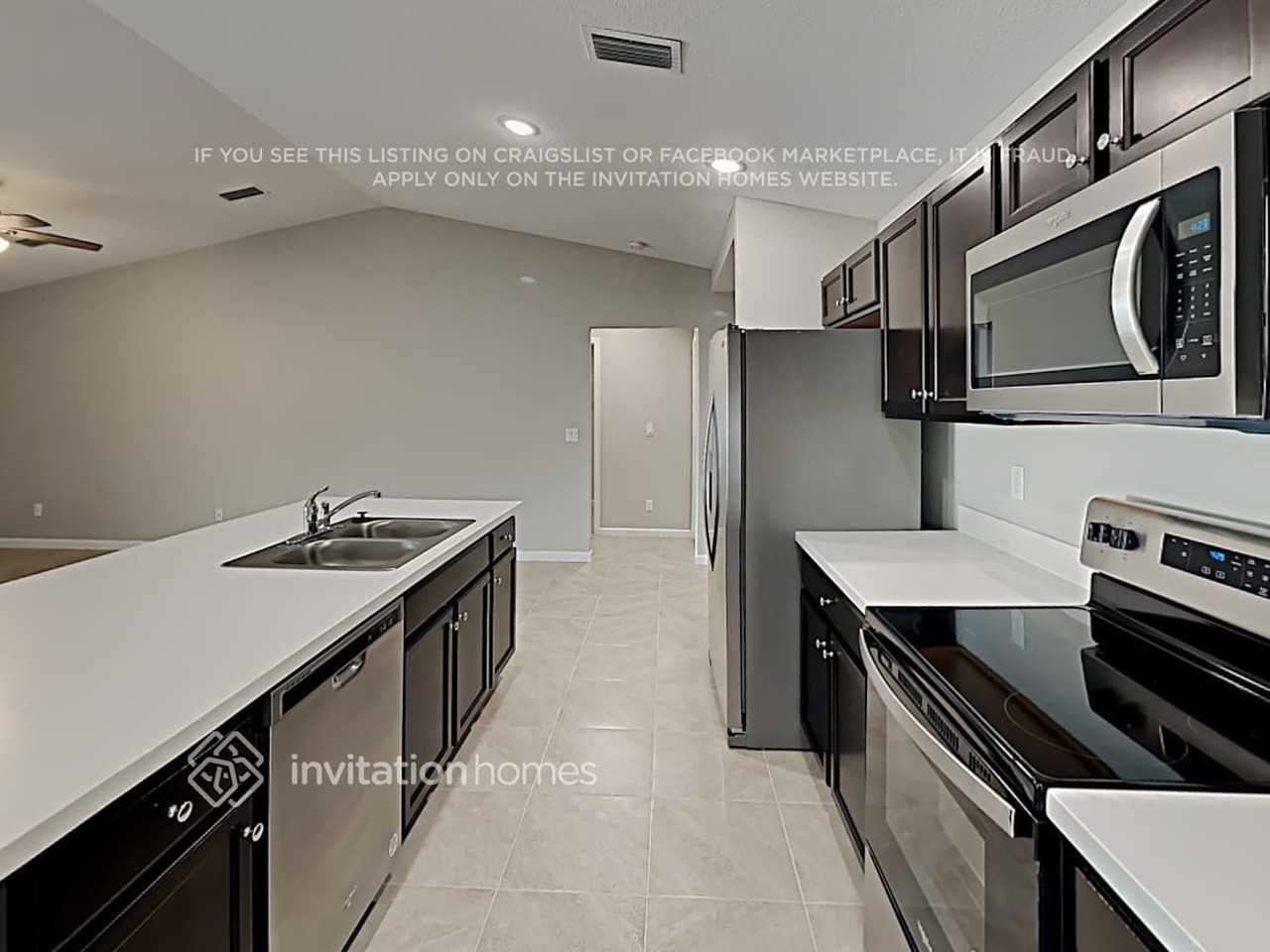 1909 Sw Hampshire Ln - Photo 7 of 22