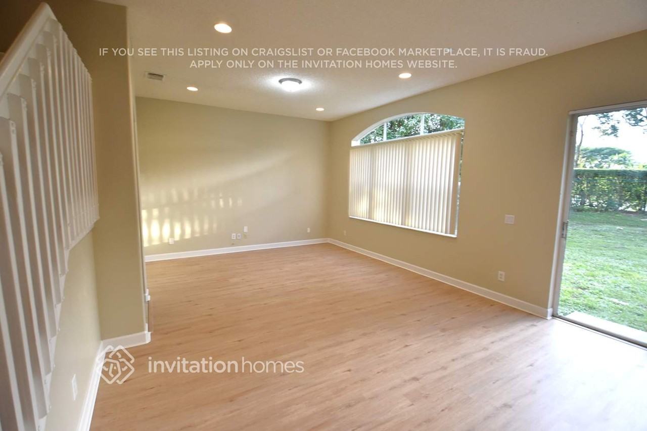 7898 Nw 17th Pl - Photo 4 of 17