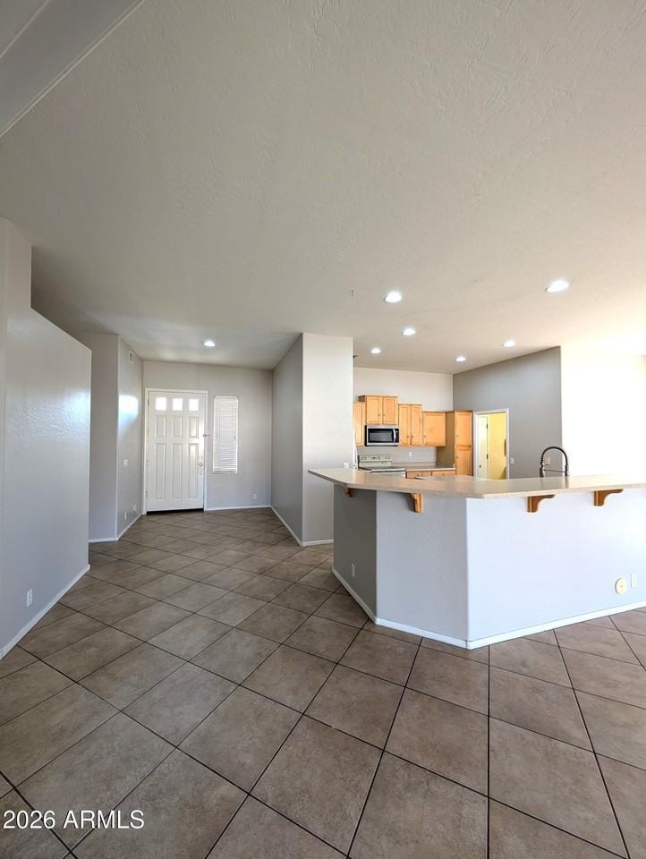 2224 E Detroit St - Photo 2 of 21