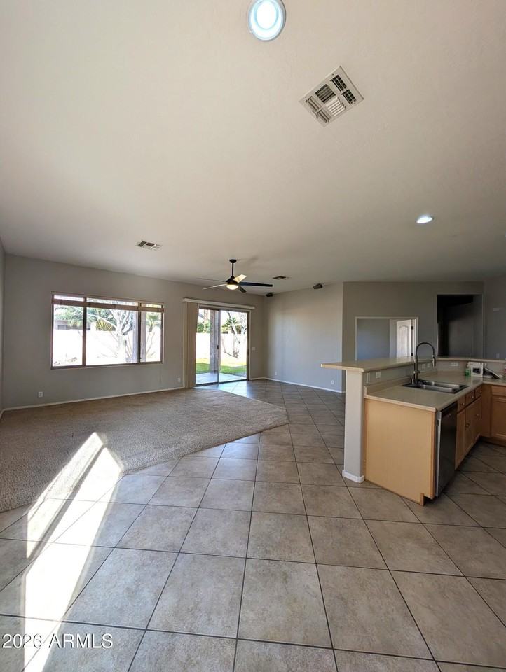 2224 E Detroit St - Photo 6 of 21