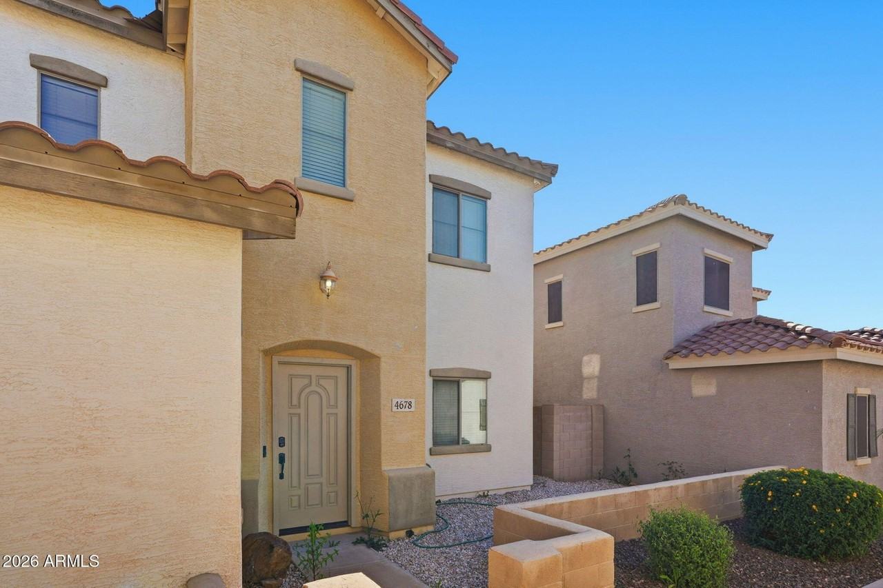 4678 E Redfield Rd - Photo 3 of 31