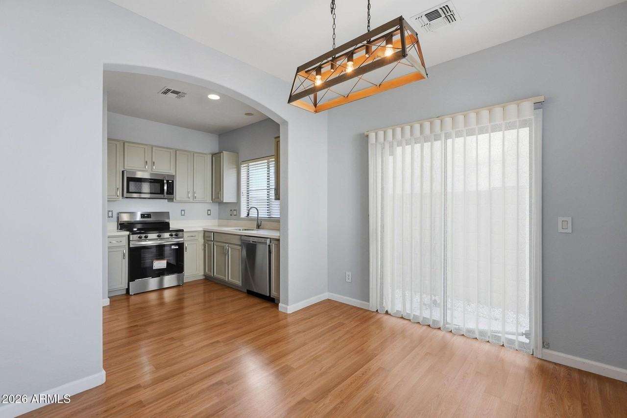 4678 E Redfield Rd - Photo 5 of 31