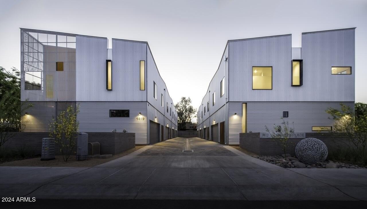 1419 S Kenneth Pl Apt 1002 #1002