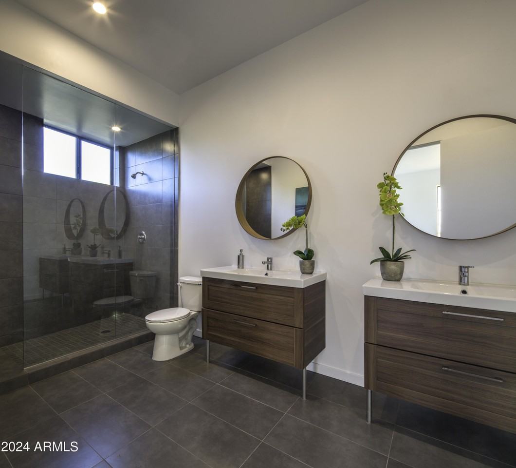 1419 S Kenneth Pl Apt 1002 #1002 - Photo 6 of 16