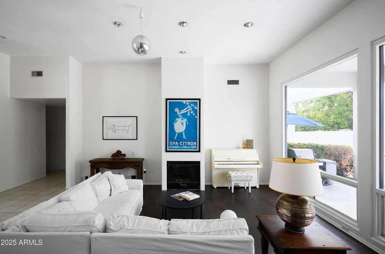 12242 N 74th St - Photo 4 of 30