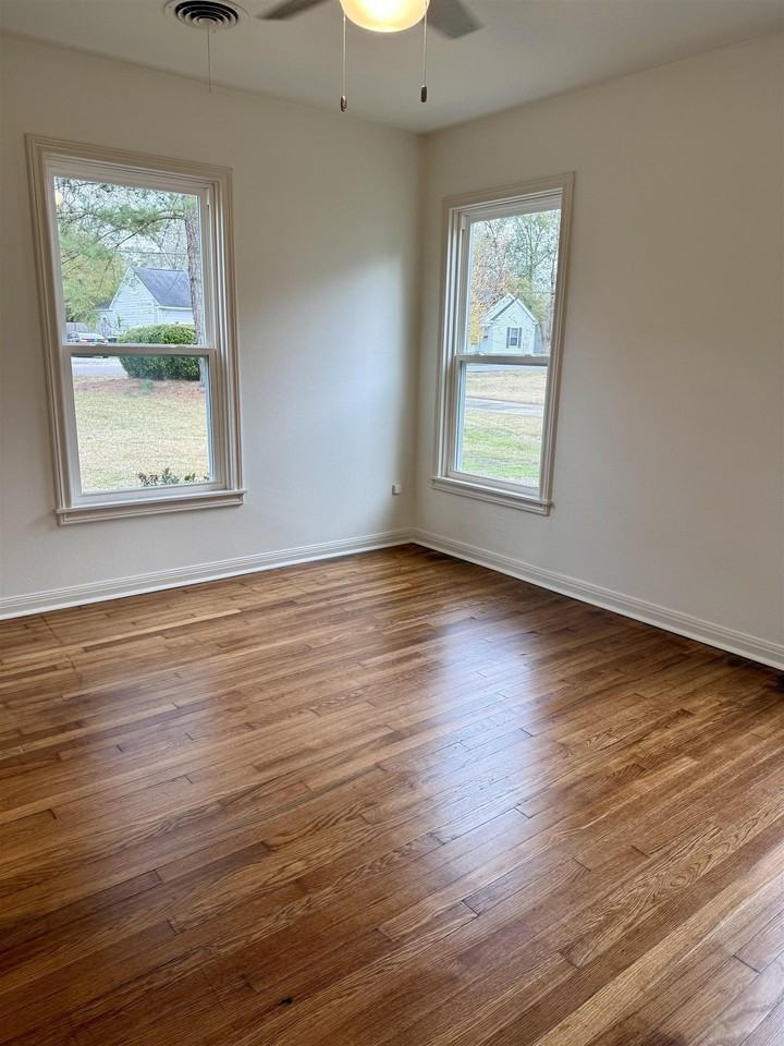 2225 Briarcliff Dr - Photo 5 of 9