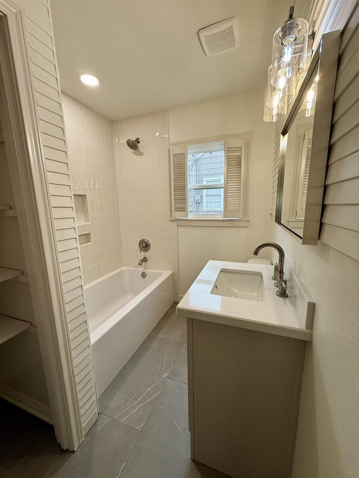 2225 Briarcliff Dr - Photo 7 of 9