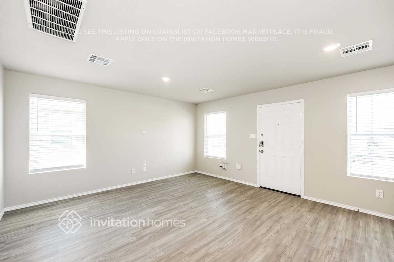 13710 Harvest Vly - Photo 4 of 20