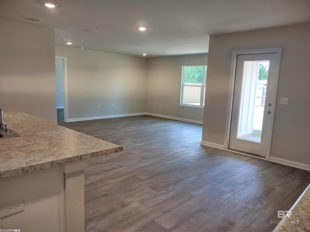 245 Burnston Way - Photo 3 of 6