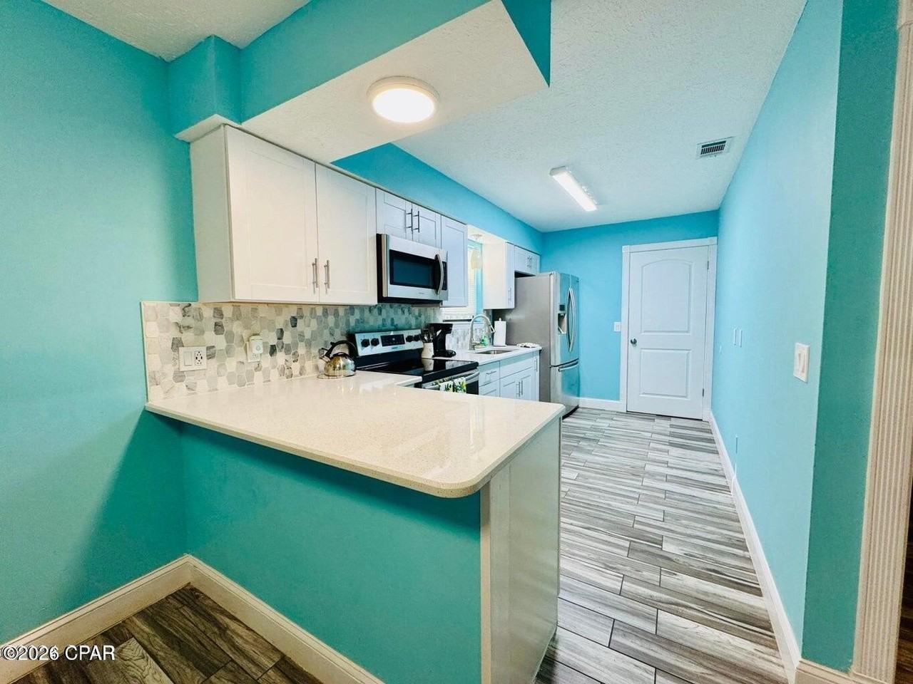 3415 W 19th St Apt 8 #8 - Photo 4 of 16