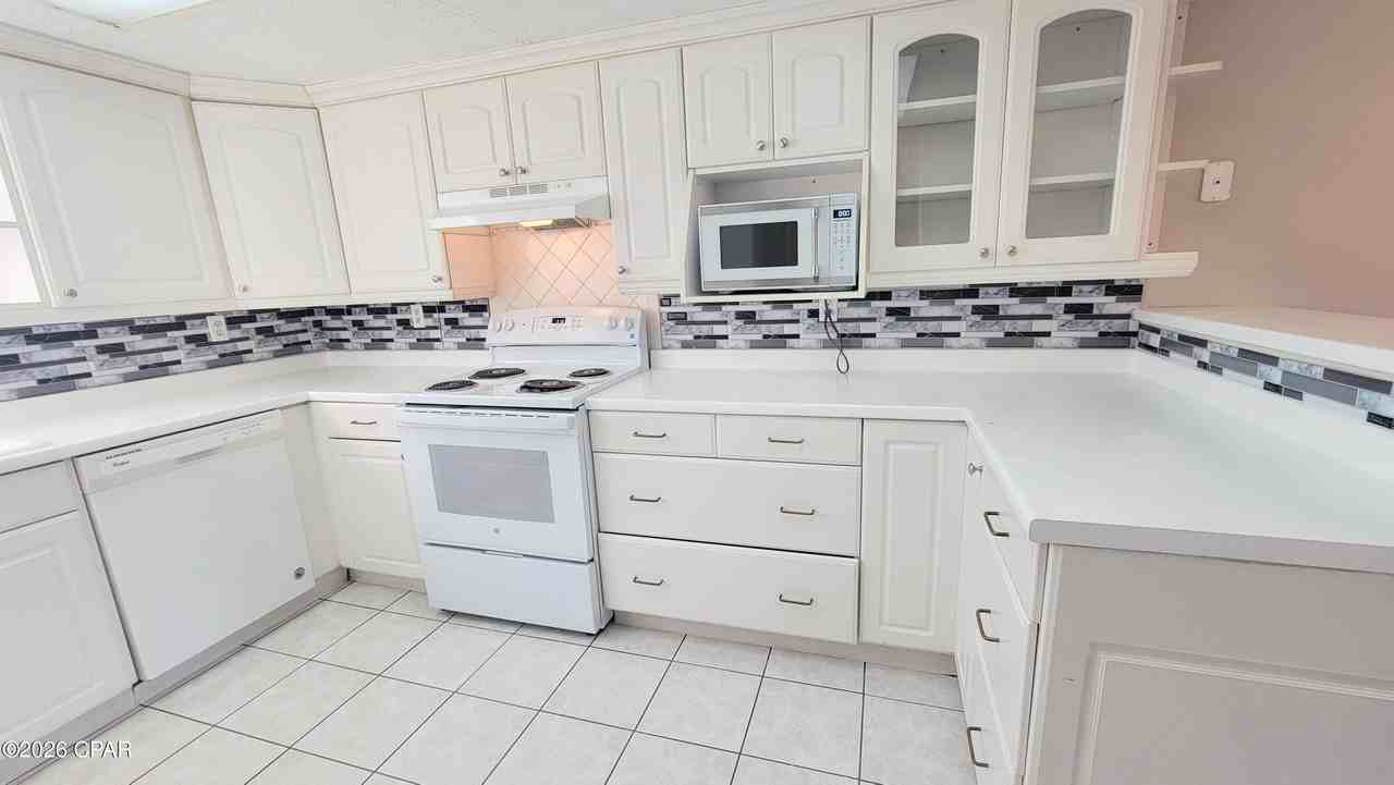 6601 Pridgen St - Photo 6 of 39