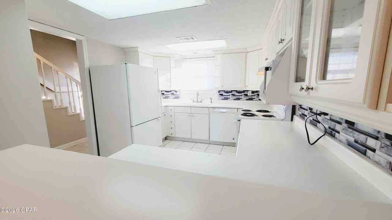 6601 Pridgen St - Photo 7 of 39