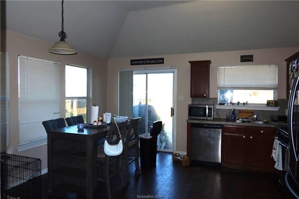 1068 Windmeadows Dr - Photo 3 of 19