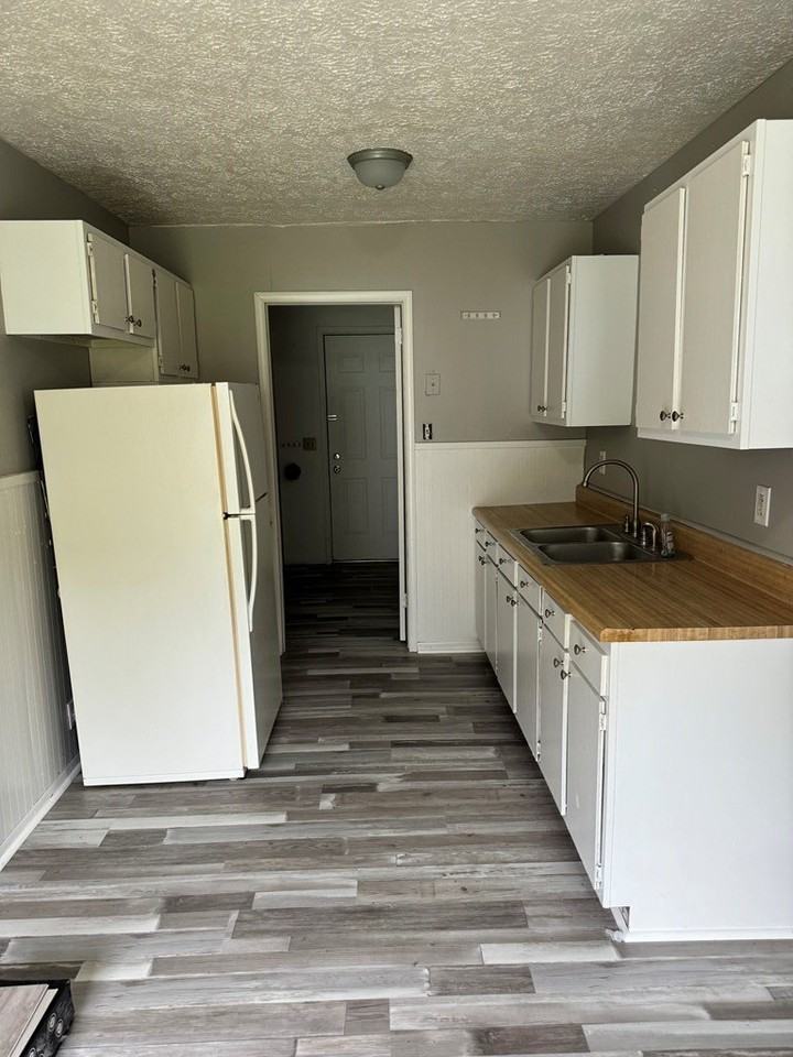 200 Robinwood Ave - Photo 4 of 7