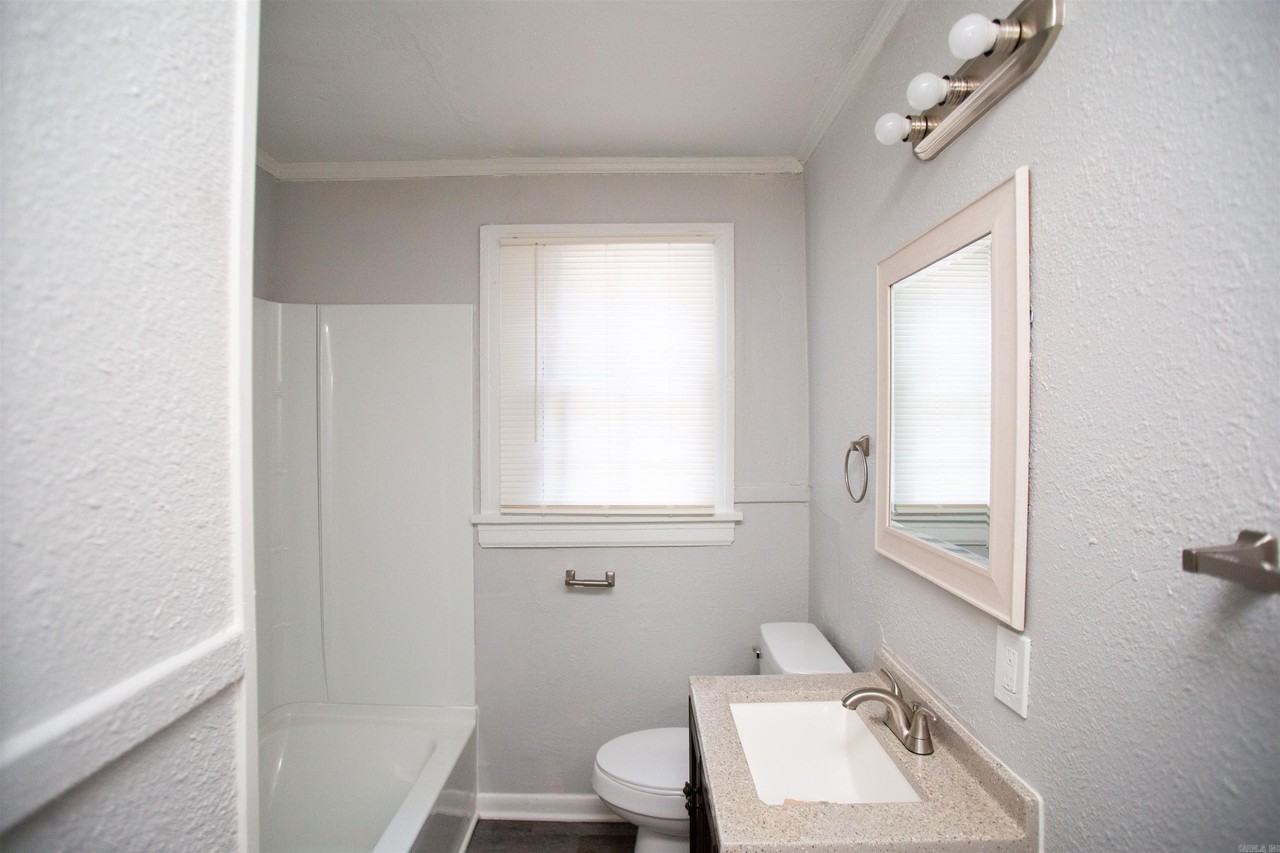 1412 Peyton St - Photo 7 of 13