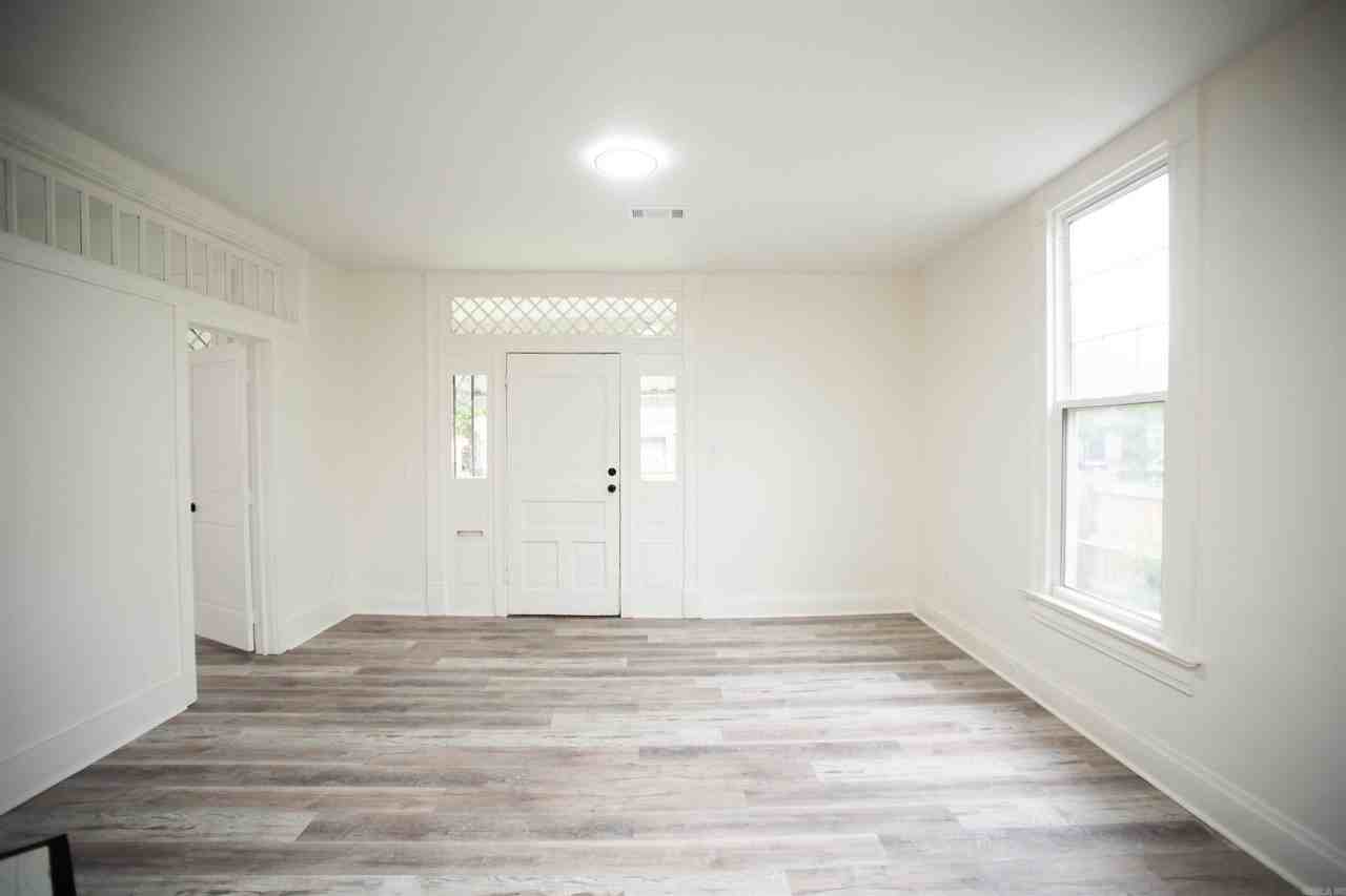 2715 S State St - Photo 4 of 34