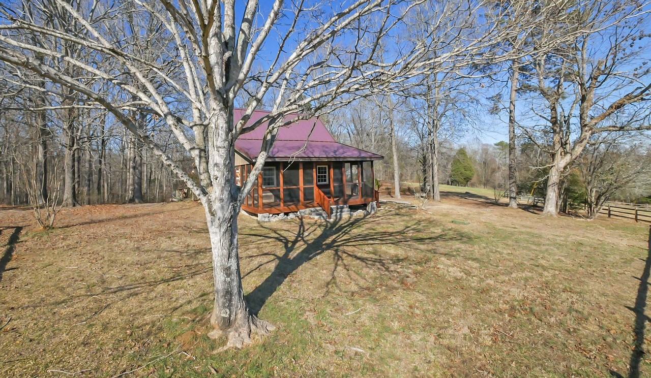 1105 Walden Rd - Photo 4 of 21