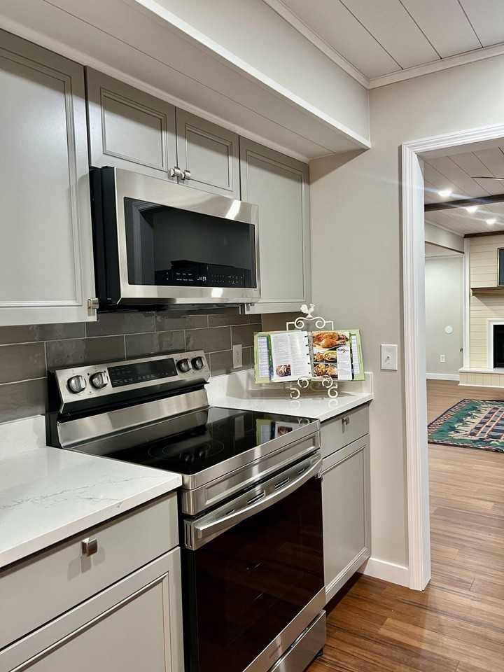 6442 Brookmead Cir - Photo 2 of 12