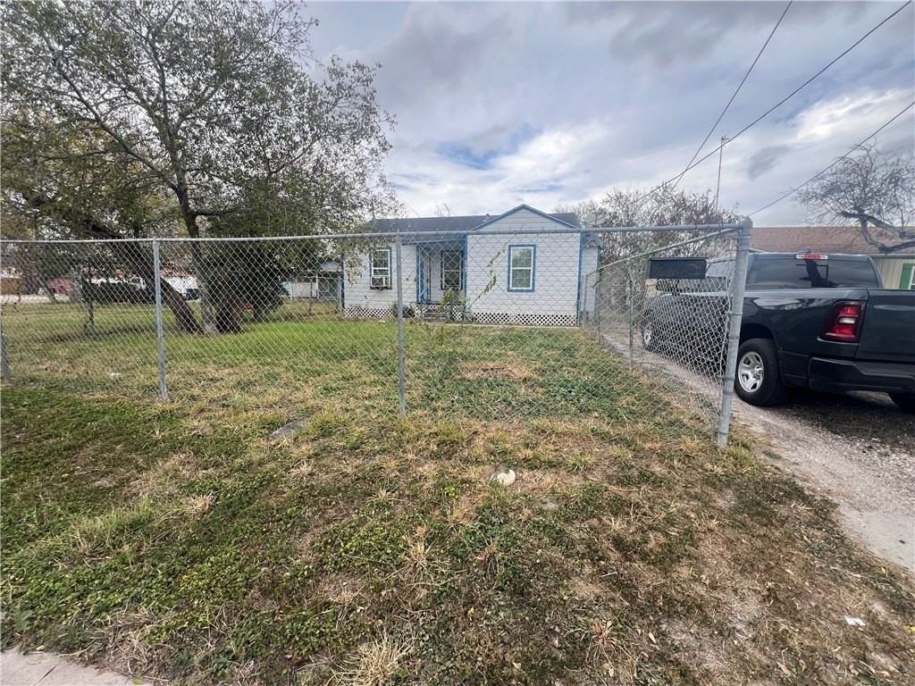 5564 Hampshire Rd - Photo 2 of 8