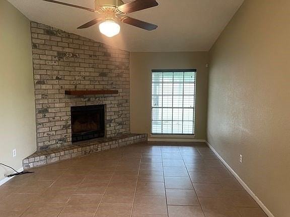 702 Truk Dr - Photo 2 of 9