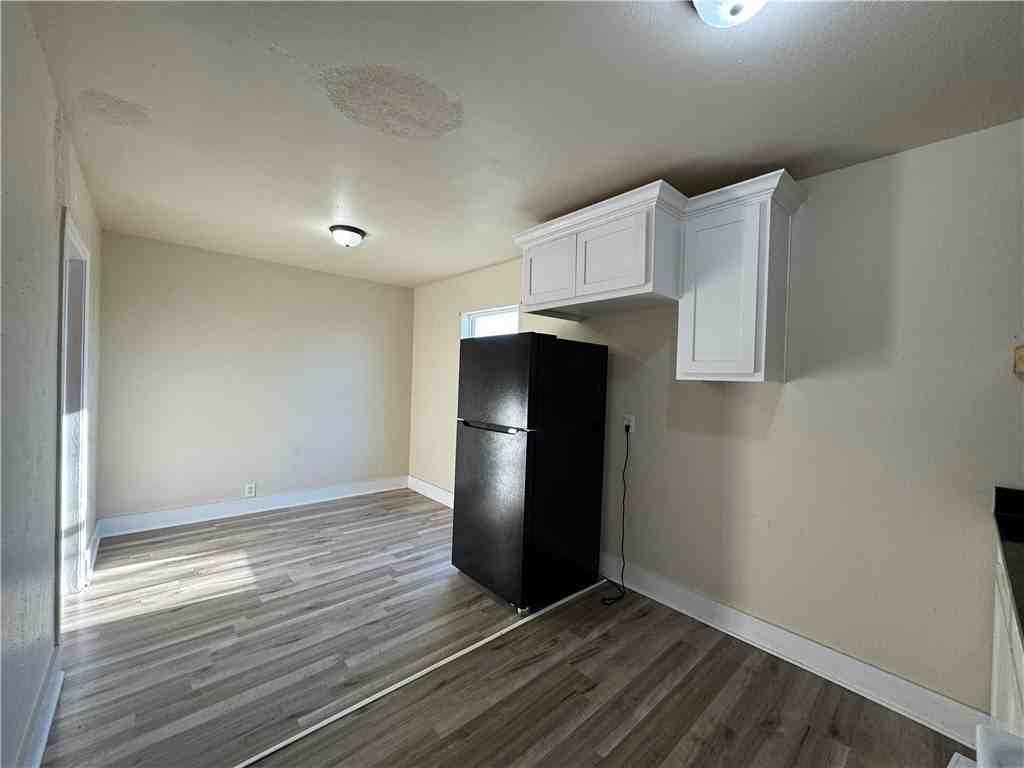 5410 Burton Ln Apt 3 #3 - Photo 6 of 9