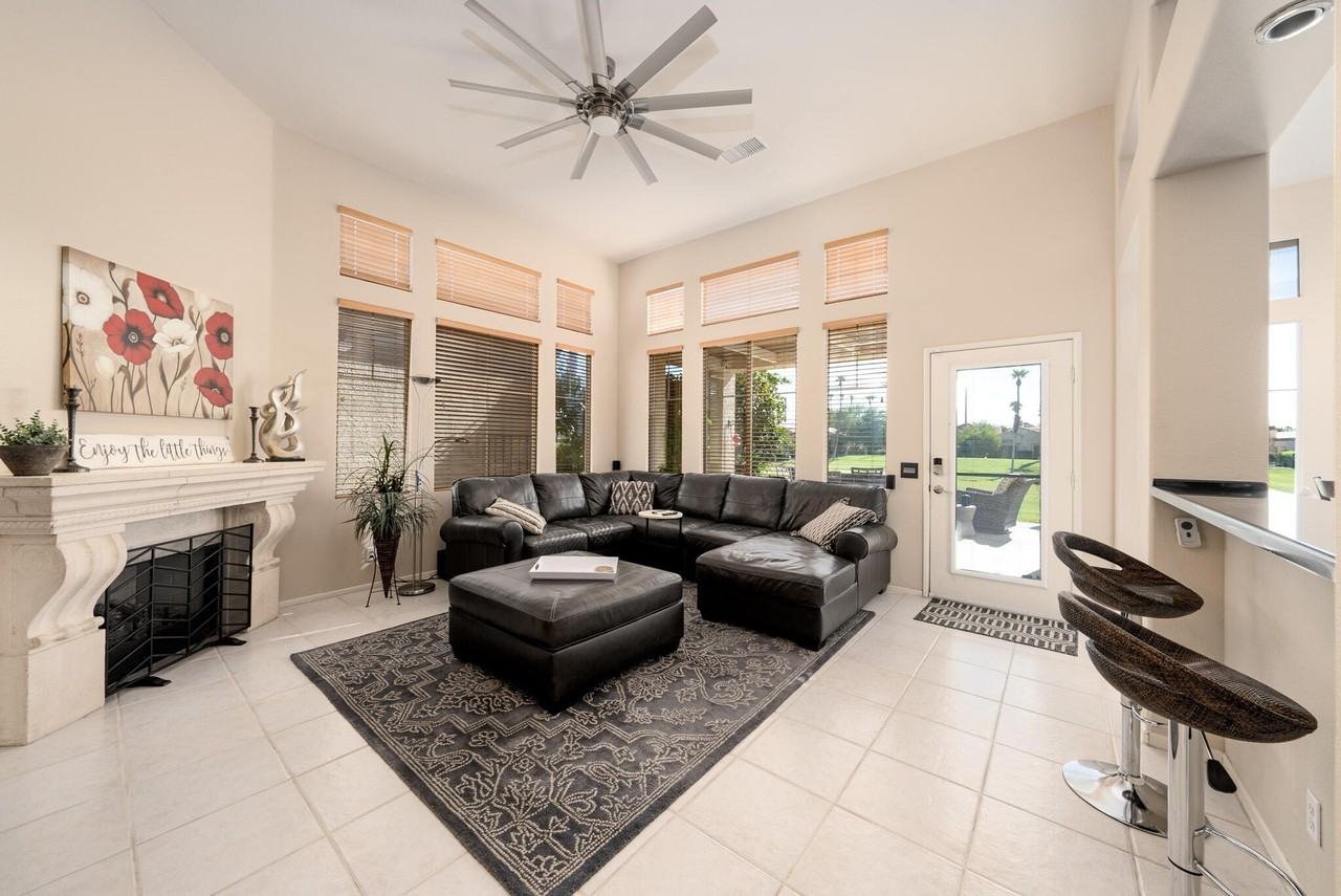 29756 Sandy Ct - Photo 7 of 41