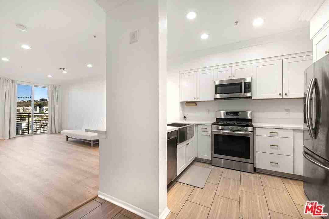 6400 Crescent Park E Apt 315 #315 - Photo 3 of 15