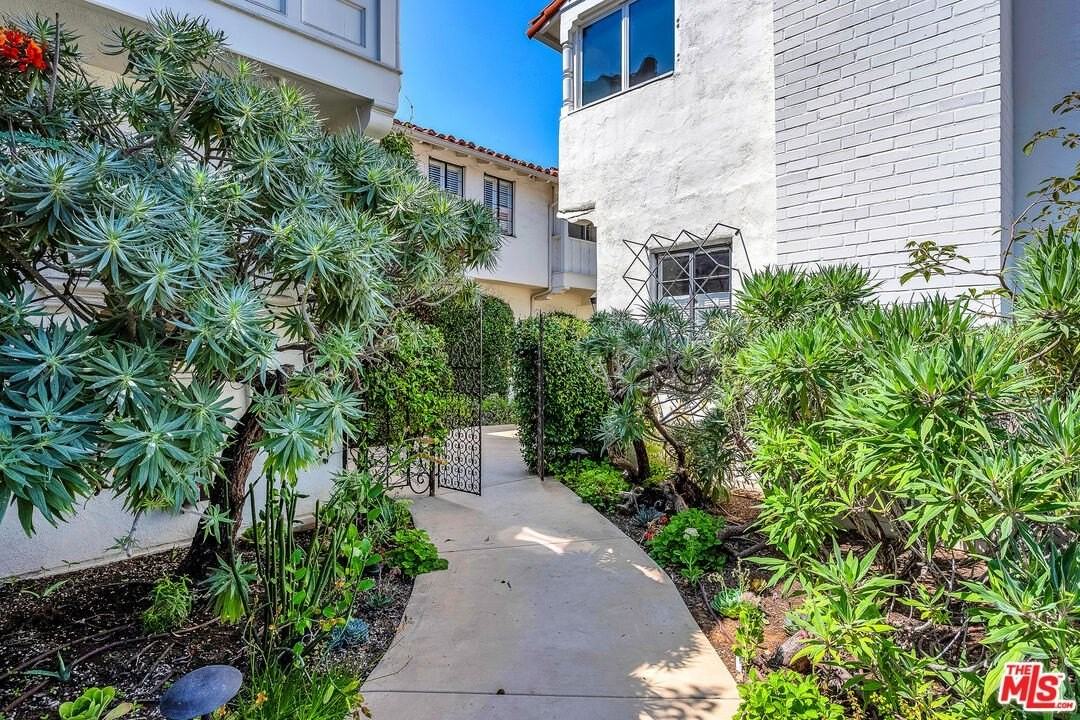 10801 Lindbrook Dr Unit 10805 #10805 - Photo 2 of 14