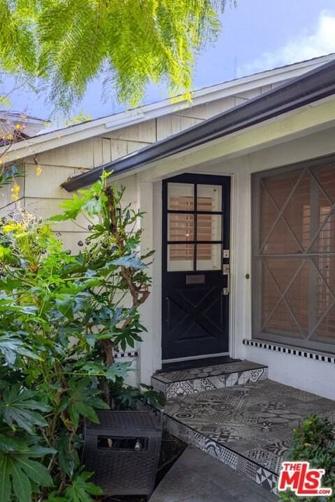 14006 Runnymede St - Photo 2 of 37