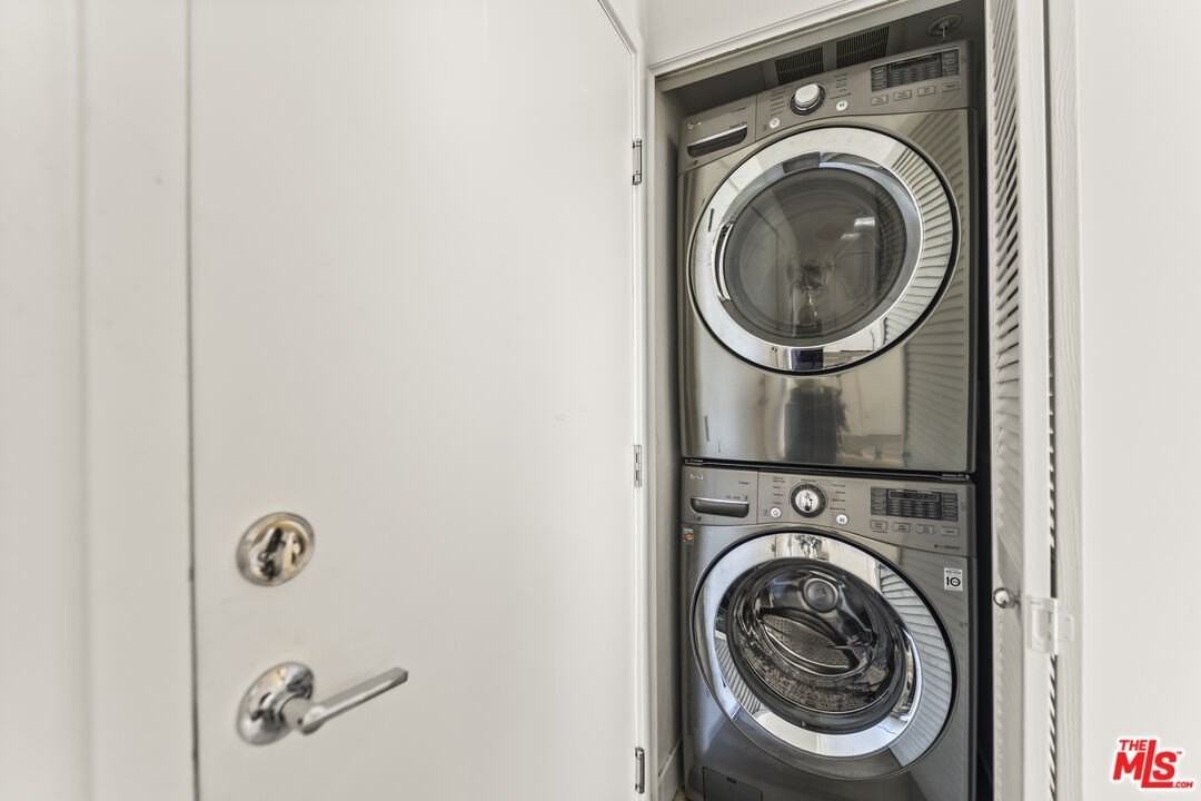 2201 Polyscope Pl - Photo 6 of 25