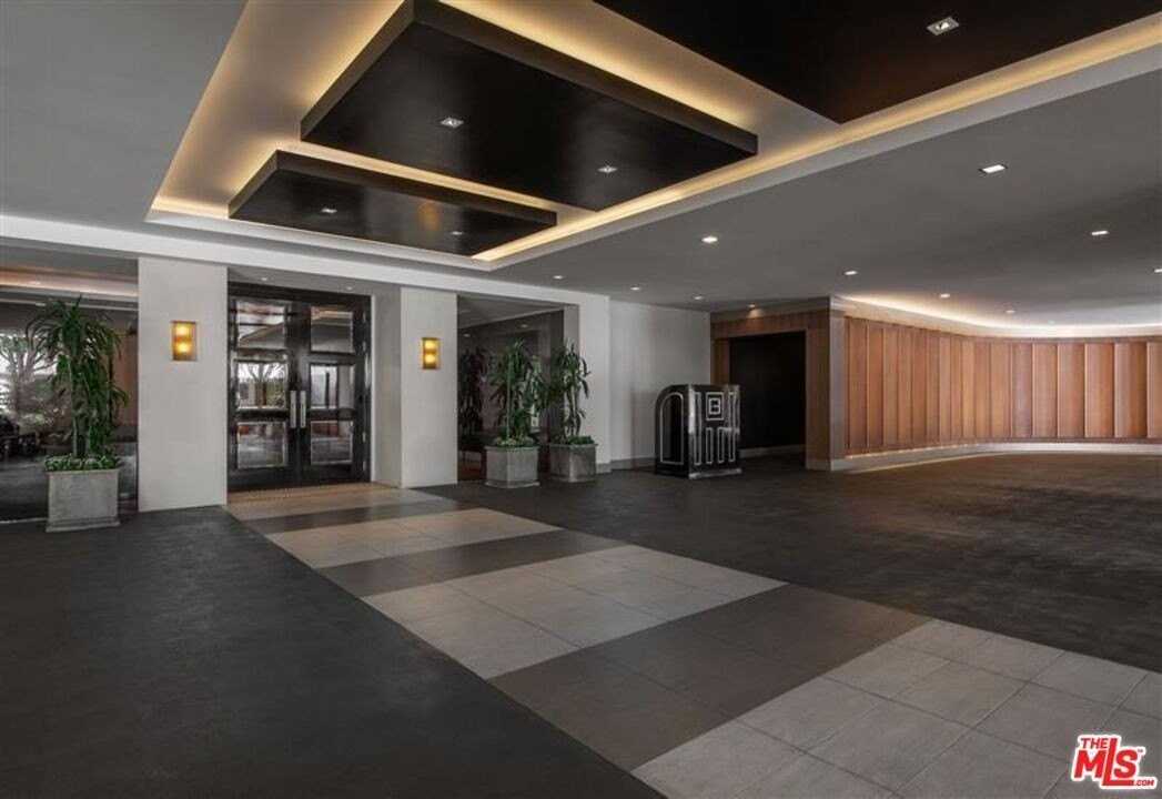 8500 Burton Way Ph 804 #804 - Photo 7 of 40