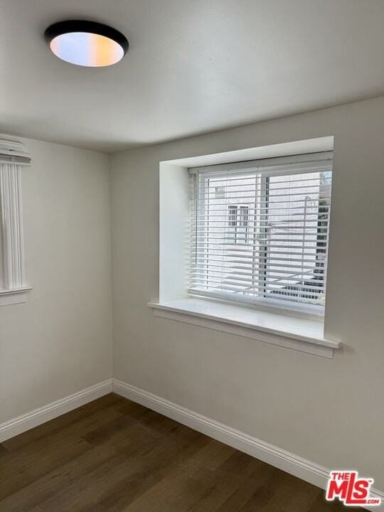 44 Rose Ave - Photo 3 of 11